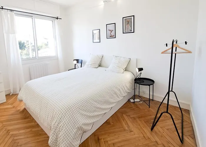 Le Charme - Centre Ville, Proche De La Et Du Marche Apartment